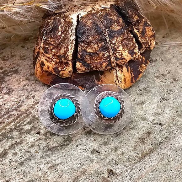 Native America Turquoise Sterling Stamped Ear Stud - Picture 2 of 8